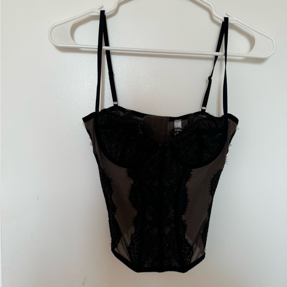 Out from under love corset, urban outfitters, size medium - Picture 3 of 3